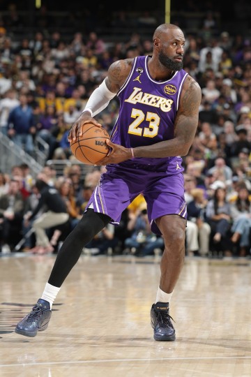 网页版登录入口-詹姆斯还需证明自己？媒体人：不 他已足够成功 只是有人说他需要