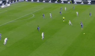 1680393077637098826.gif 尤文1比0.gif